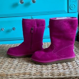 Ugg fuschia Girls boots with side zipper